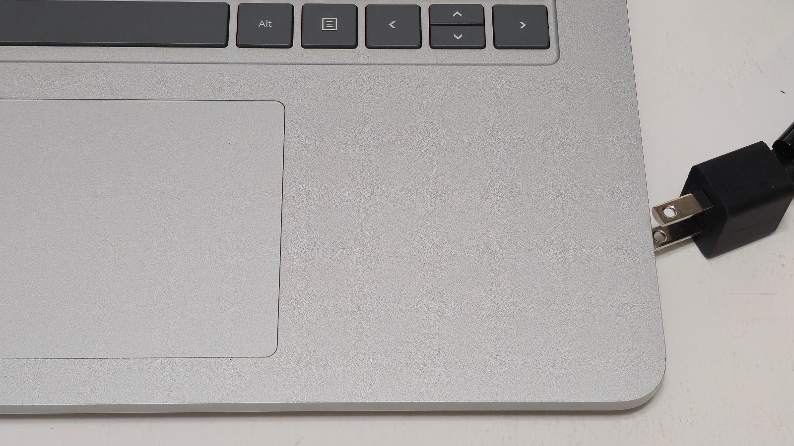 Surface Laptop Studio 1964 Core i7-11370H 32GB RAM 1TB SSD 14.4″ A2000 GPU 4 GB