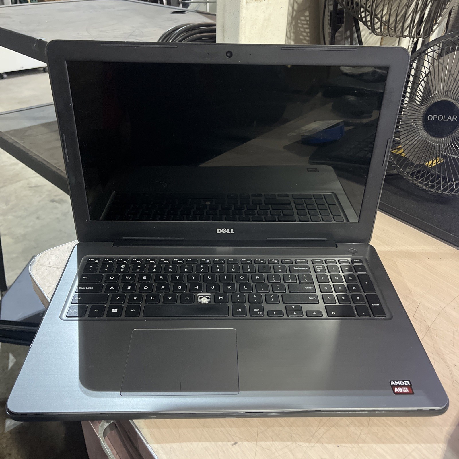 DELL INSPIRON 5565 AMD A9-9400 8GB RAM NO HD