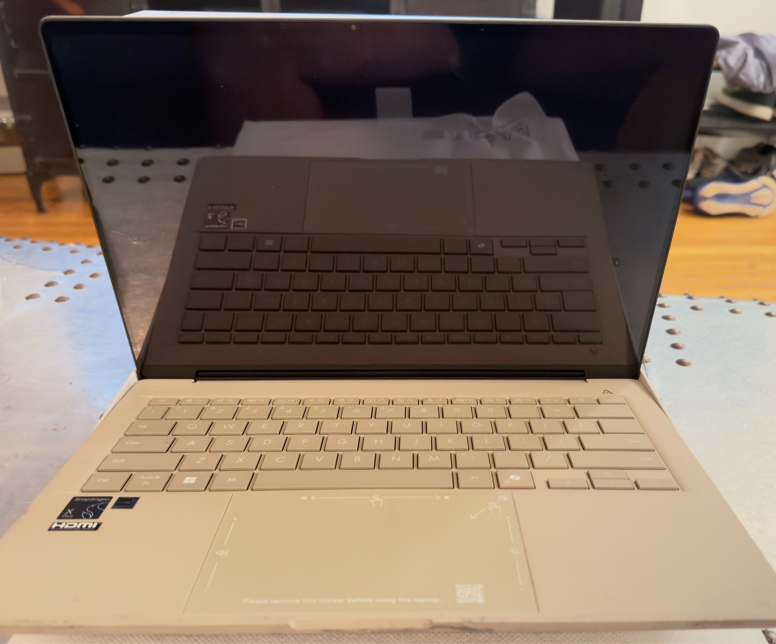 ASUS Zenbook A14 14-inch OLED Laptop Qualcomm Snapdragon, 16GB RAM, 512GB SSD