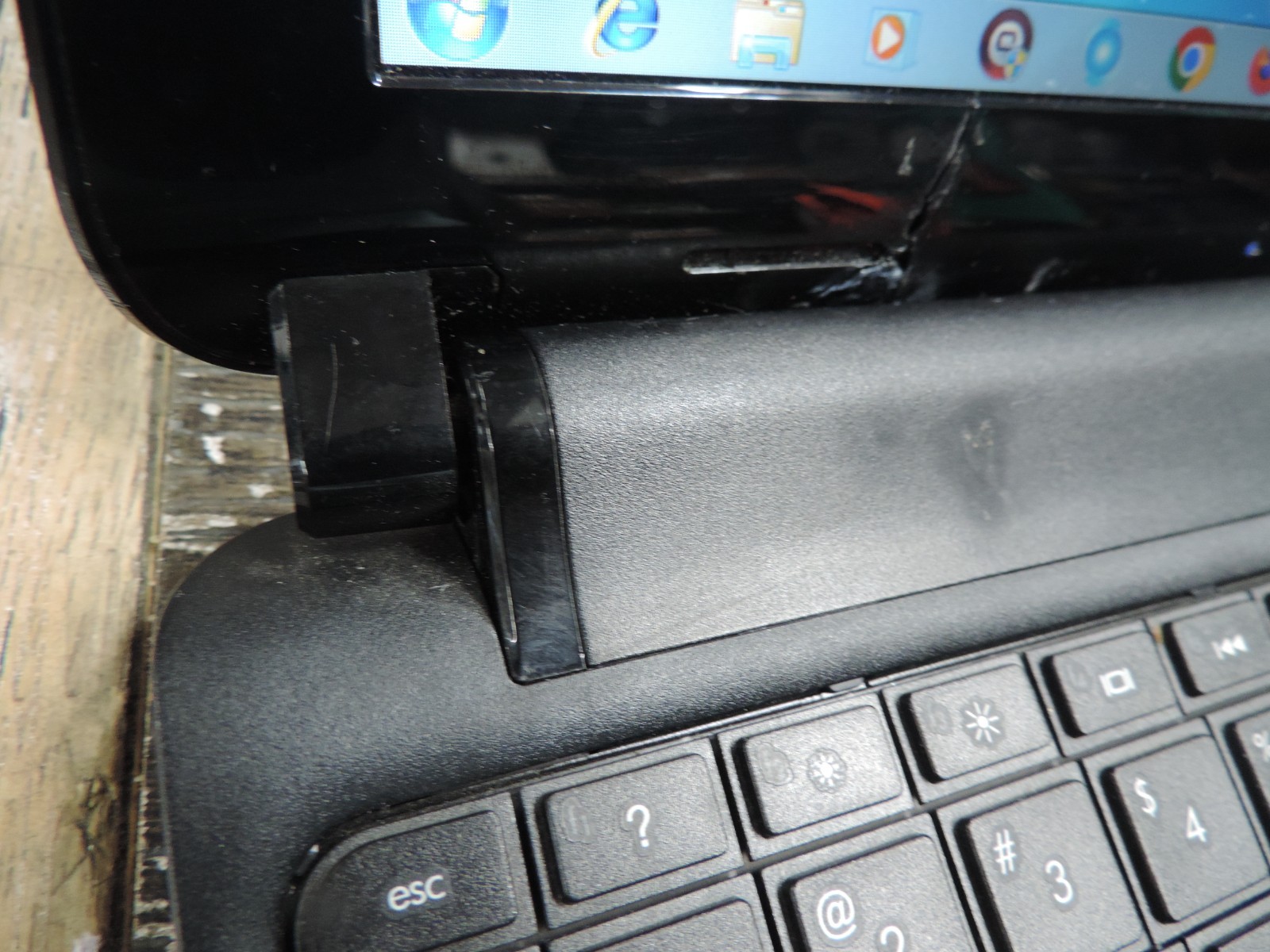 HP Compaq Mini CQ10-600 10.1” Intel Atom 1.66GHz Laptop WINDOWS 7 OEM