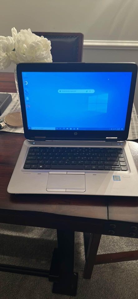 HP ProBook 640 G2 14″ (256GB SSD, Intel Core i7 6th Gen., 2.60 GHz, 16GB) Laptop