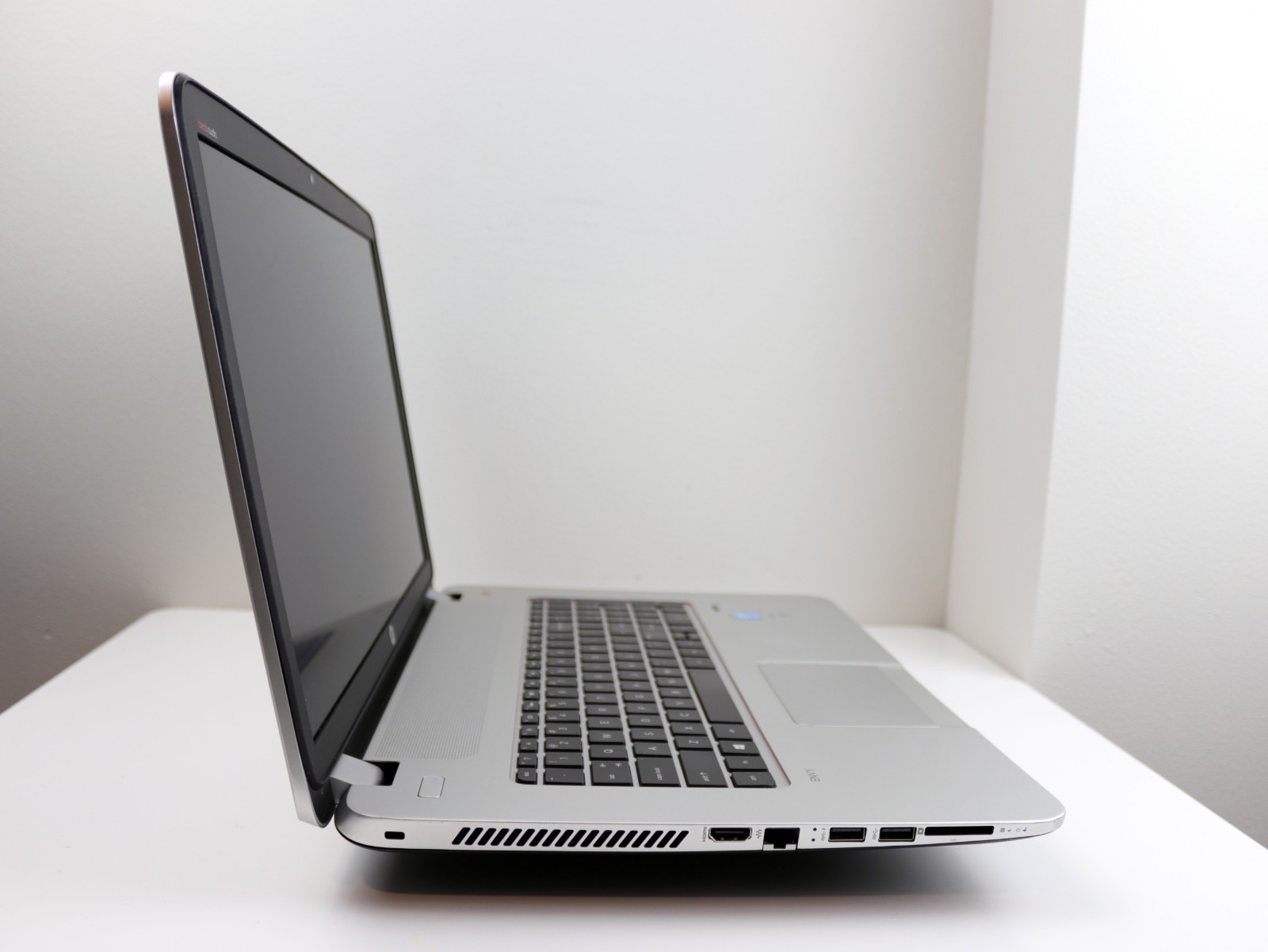 HP ENVY 17.3 FHD Intel Core i7-4700MQ, 256GB SSD, 12GB RAM, NVIDIA GT 740M Win11