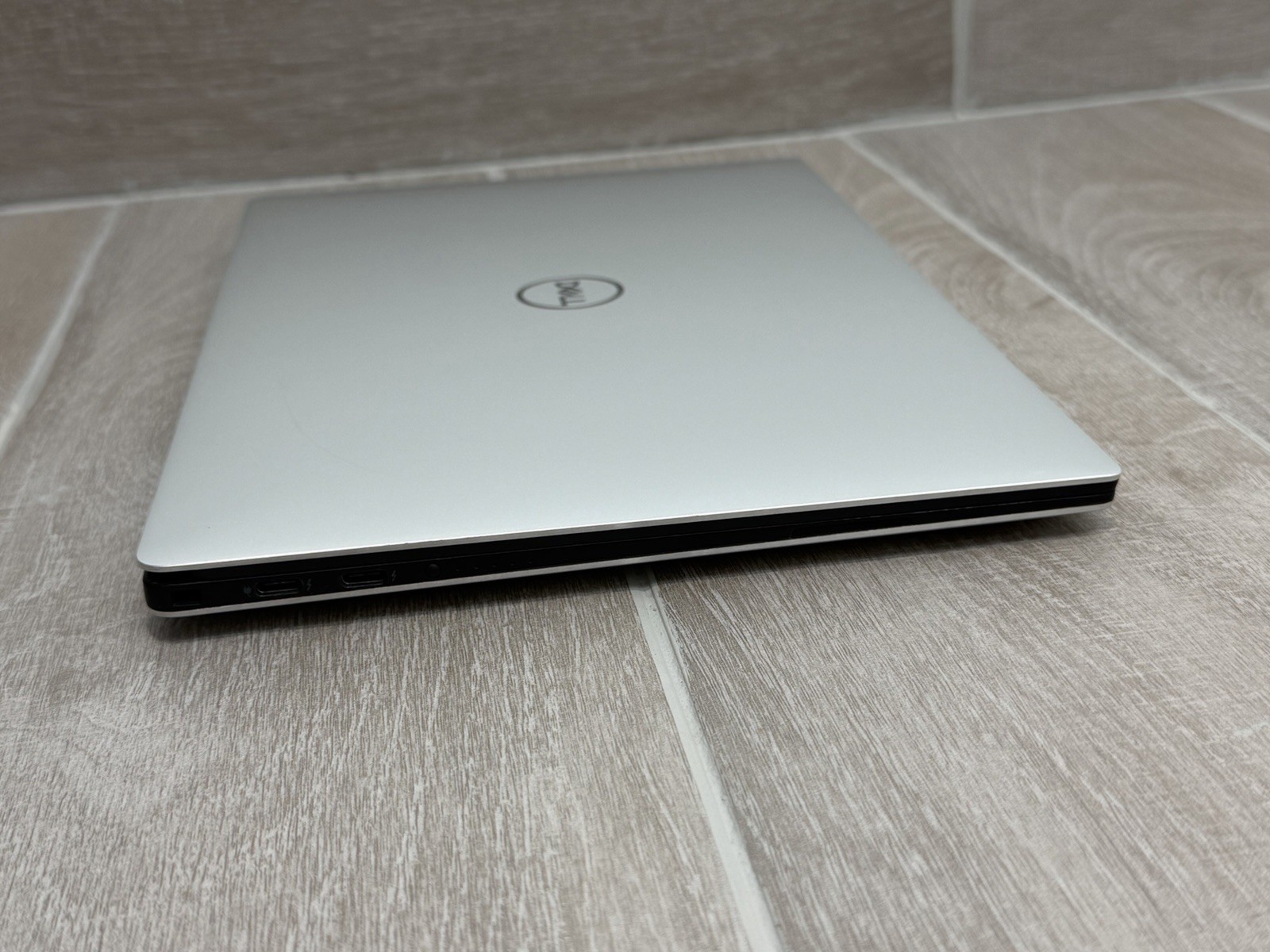 Dell XPS 13 7390 13.2″ Core i7-10510U 8GB RAM 256GB NVMe SSD Win-11