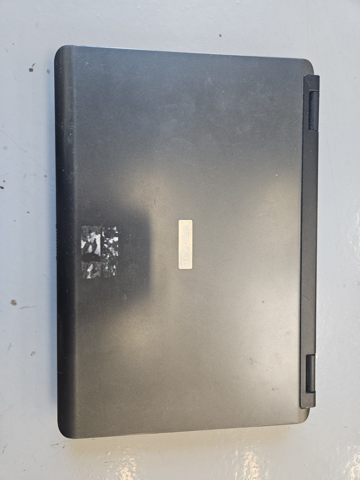Toshiba Satellite M115- S1064 15.6″ Win XP NO Charger PARTS Only