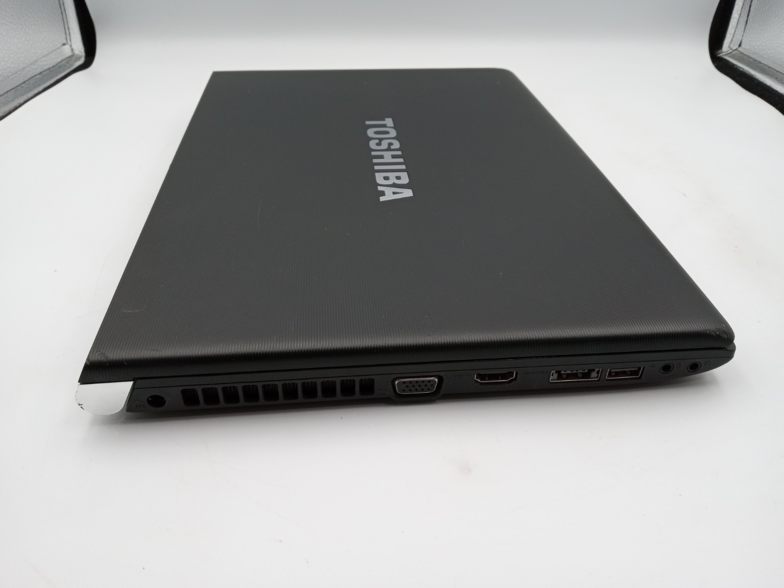 Toshiba Tecra R480 14″ Laptop Intel i3-2310M 4GB RAM 250GB HDD Linux Mint -RR
