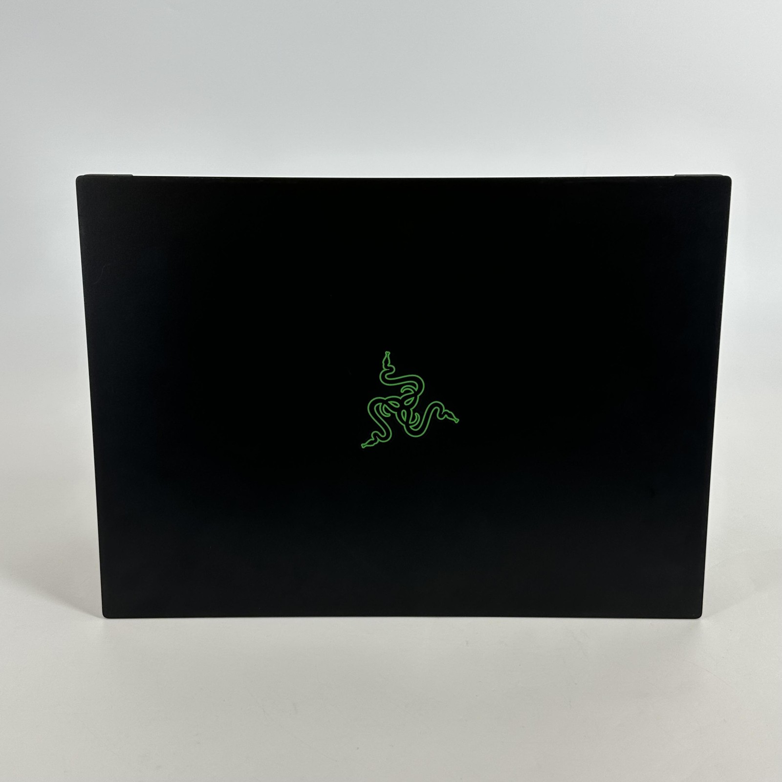 Razer Blade 14 120Hz 2025 2.0 Hz Ryzen AI 9 365 16GB 1TB SSD RTX 5060 BENT FRAME