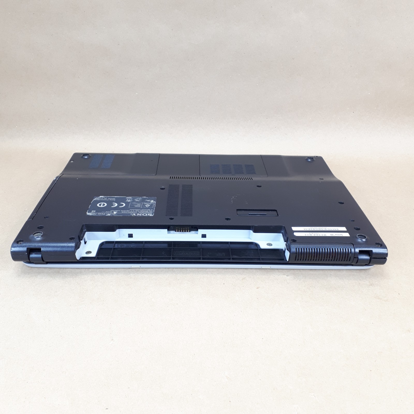 Sony VAIO VGN-FS315H 15.4″ Laptop Pentium M740 Boot/BIOS 2GB RAM No HDD/Battery