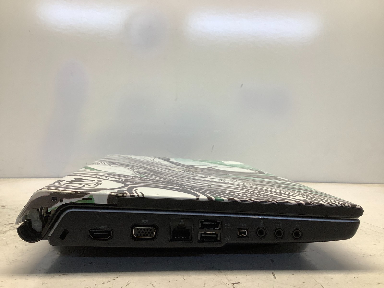 Dell Studio 1558 Intel i5-M520 2.4GHz 6 GB NO HDD