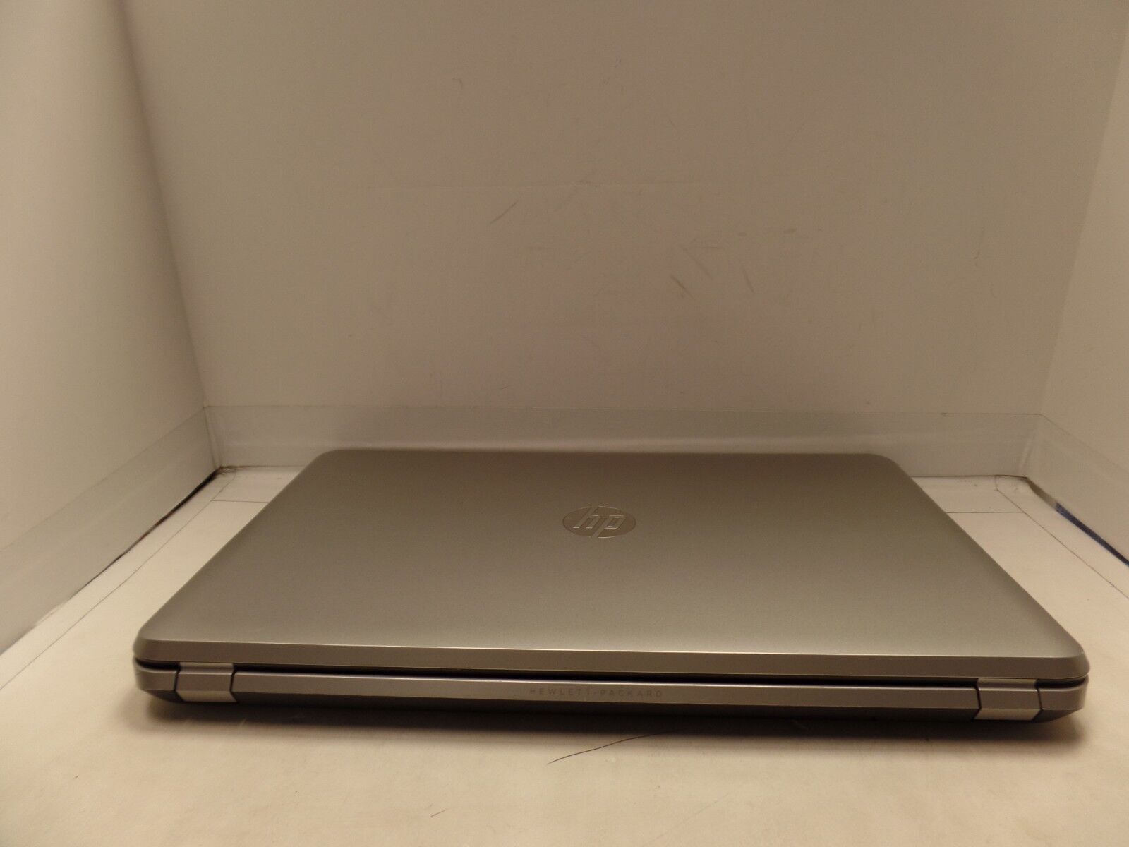 17.3″ HP Pavilion TouchScren AMD A8-5550M 2.10GHz 10GB 1TB Radeon HD 8550G Win10