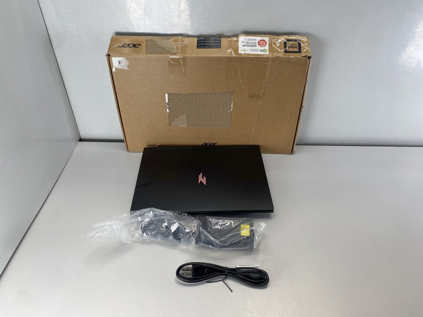 Acer Laptop Nitro ANV16S-71 16″ Intel Core 7 240H 512GB RTX 5060- Black