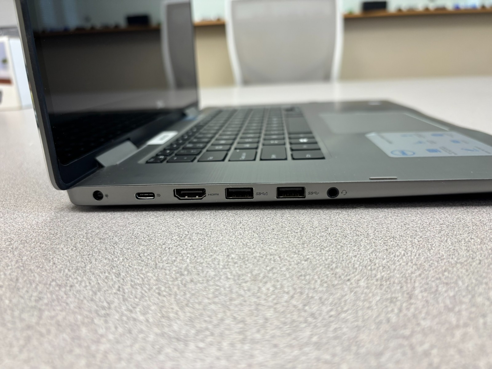 Dell Inspiron 7573 2-in-1 Laptop – Core i7 16GB RAM 512GB SSD Win 11