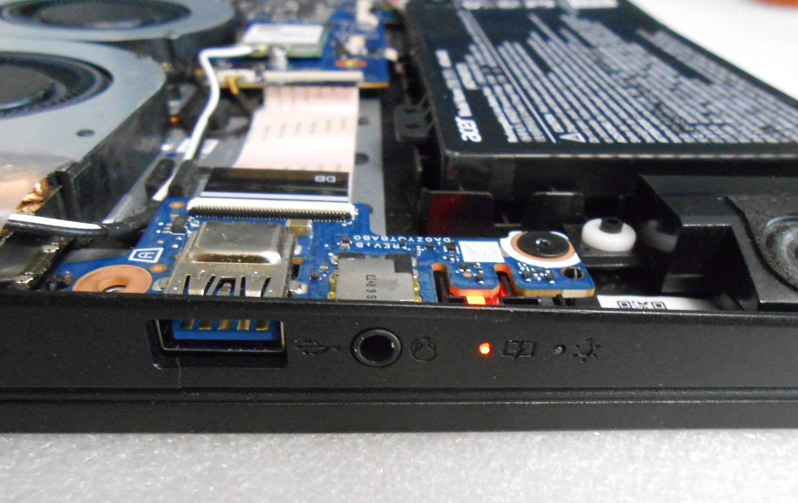 Acer Nitro V 15 ANV15-52 GAMING – i5-13420H CPU✔RTX 5050 – 55839 Salvage