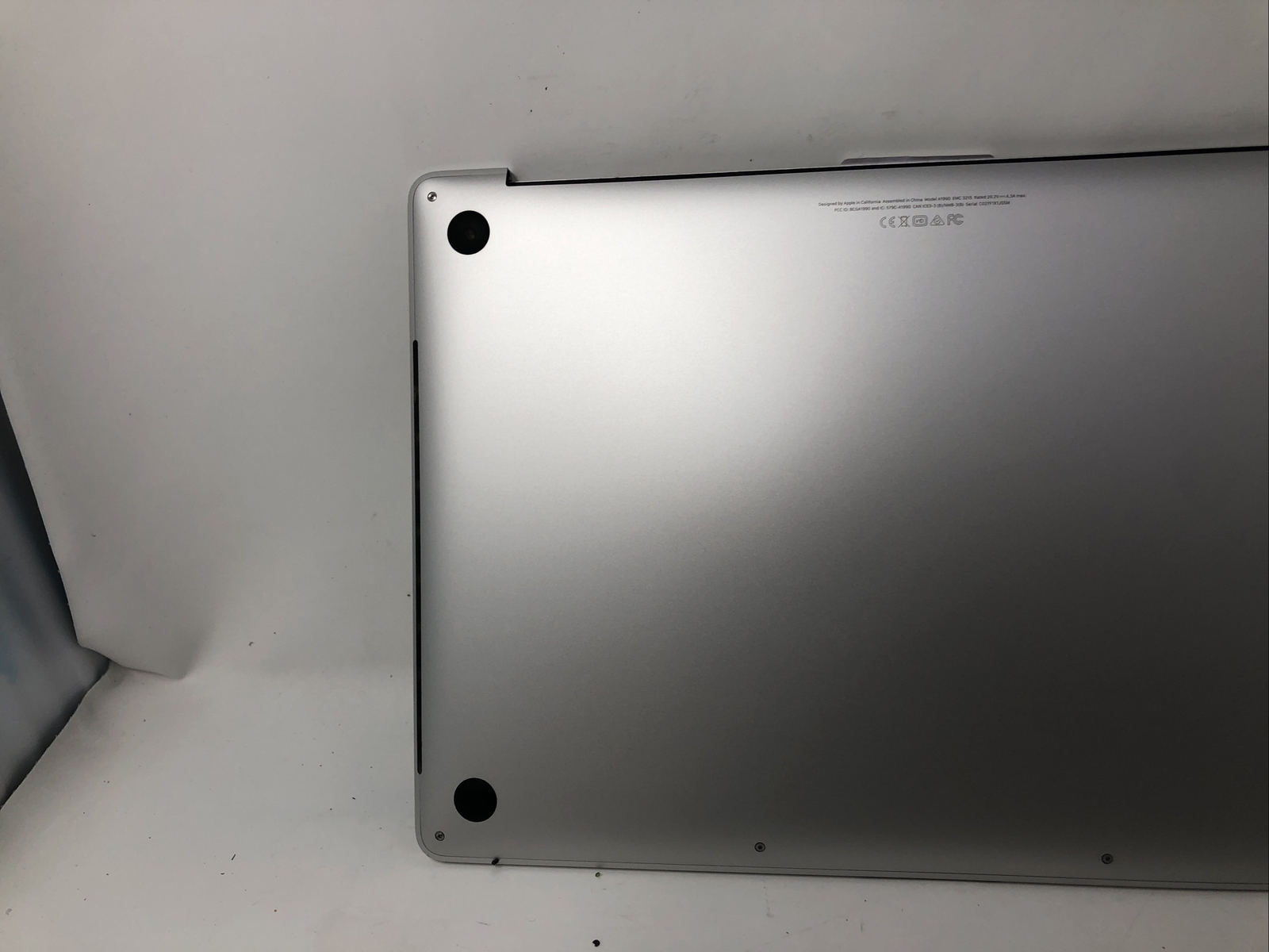 MacBook Pro A1990 Keyboard and Bottom Cover – Apple