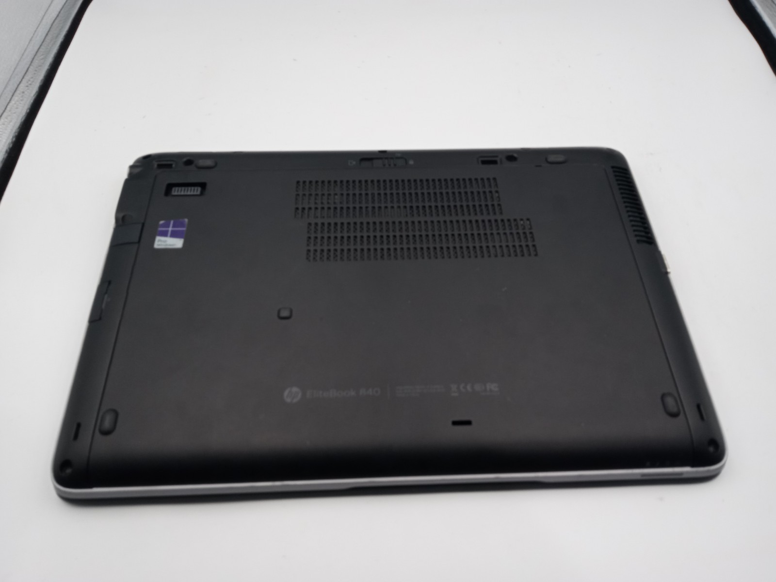 HP EliteBook 840 G2 14″ Laptop Intel Core i7 5th Gen – LIQUID DAMAGE – READ -RR