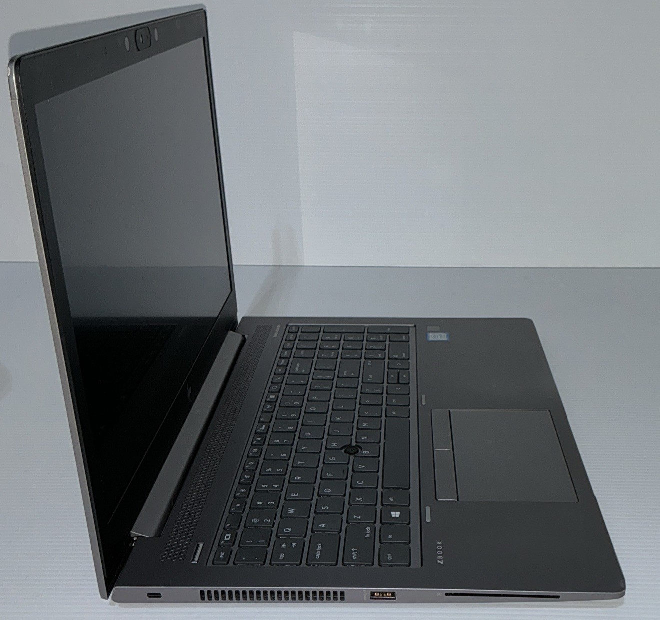 HP ZBook 15U G6 15.6” Intel i7-8665U 1.80GHz 8GB DDR4 240GB SSD Windows 11 Pro