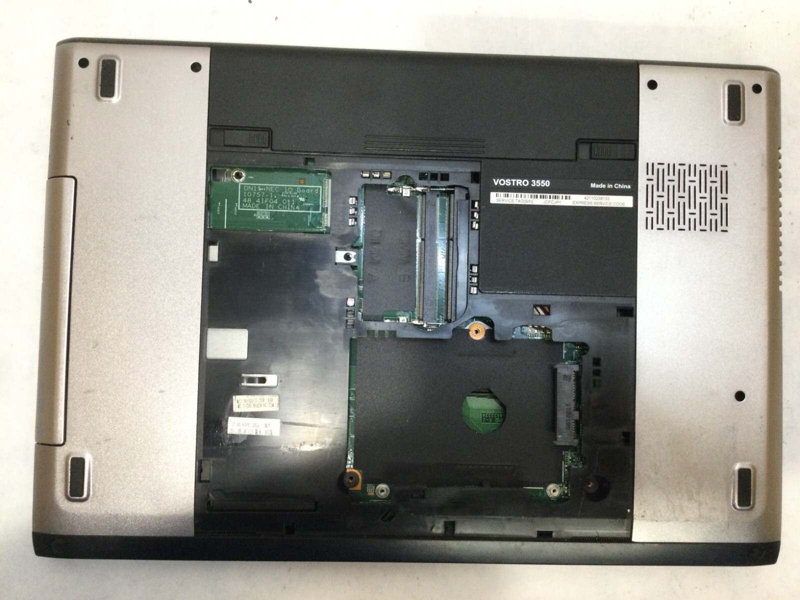 Dell Vostro 3550 14” / Intel Core i3-2310M @ 2.10GHz / (MISSING PARTS!) -MR
