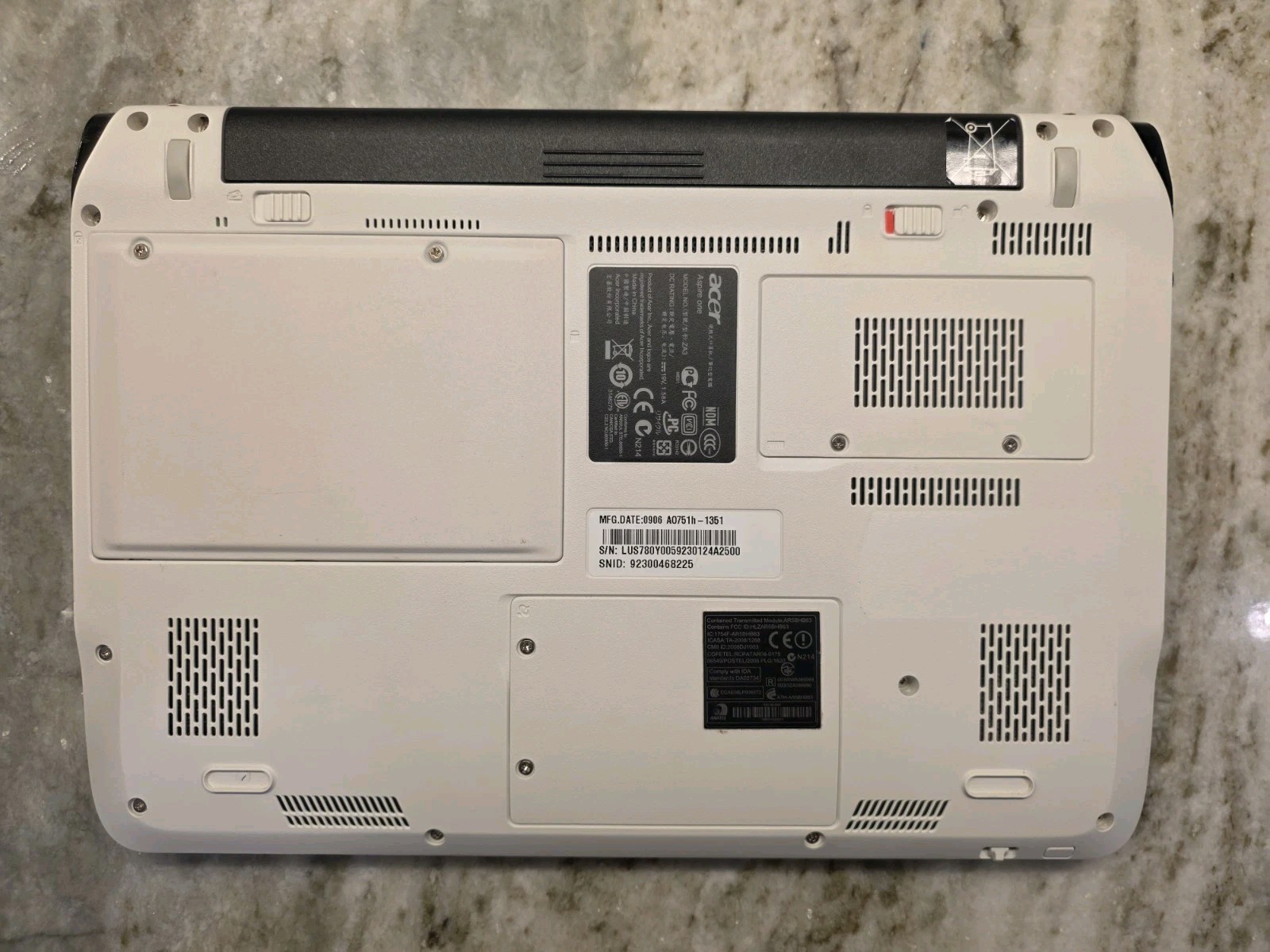 Acer Aspire One A0751h CPU 2520 10.1″ Netbook Intel Z52O 1.33GHz Boots – NO HDD