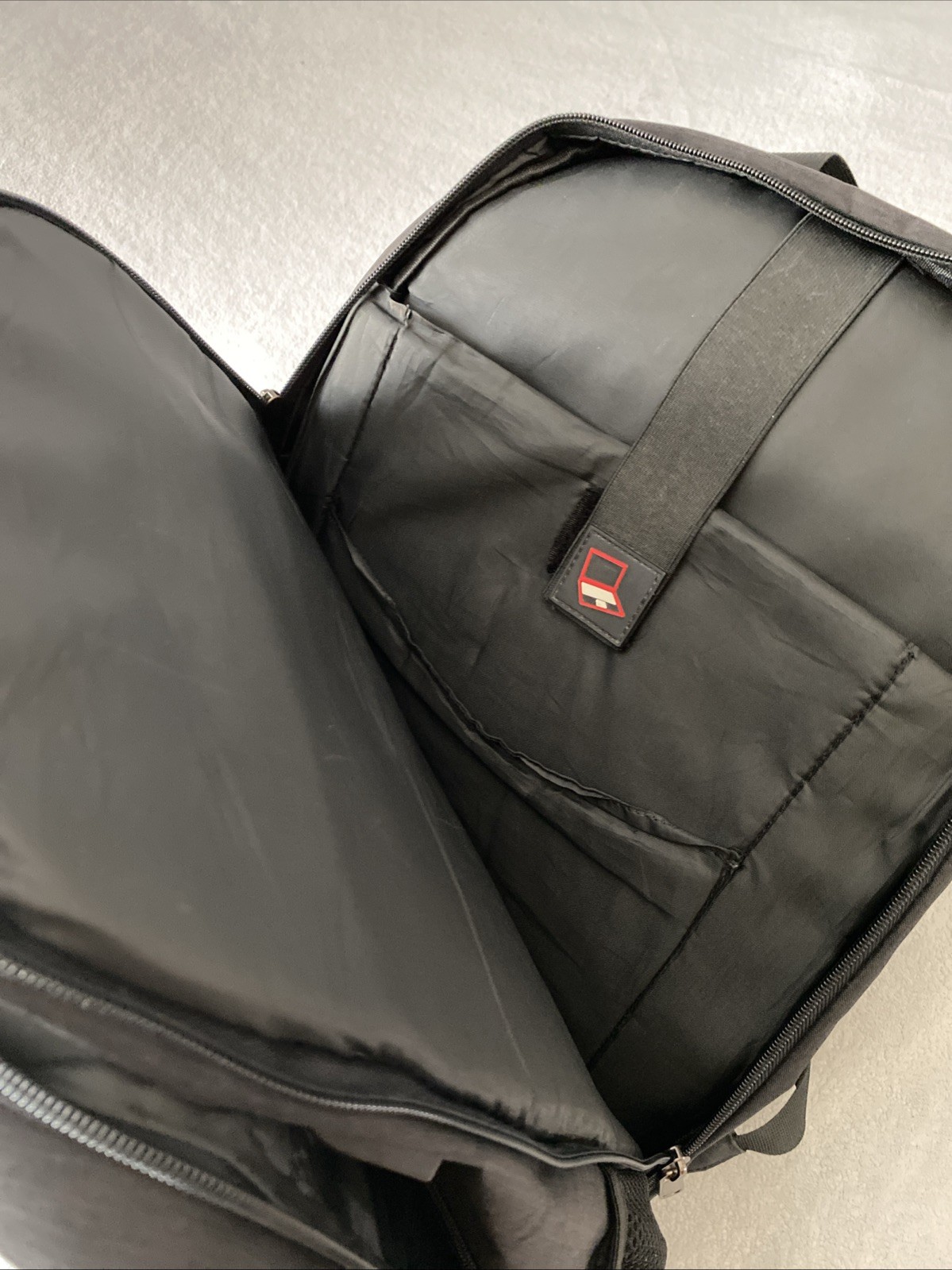 Lenovo Yoga 7 14IRL8 With Backpack And Cooler. (READ)