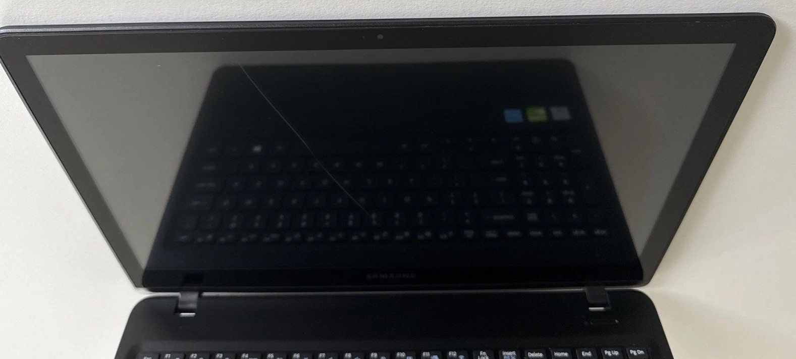 SAMSUNG NP530E5M X01US | INTEL CORE I5-7200U 2.50GHZ No Ram No HDD No Adapter