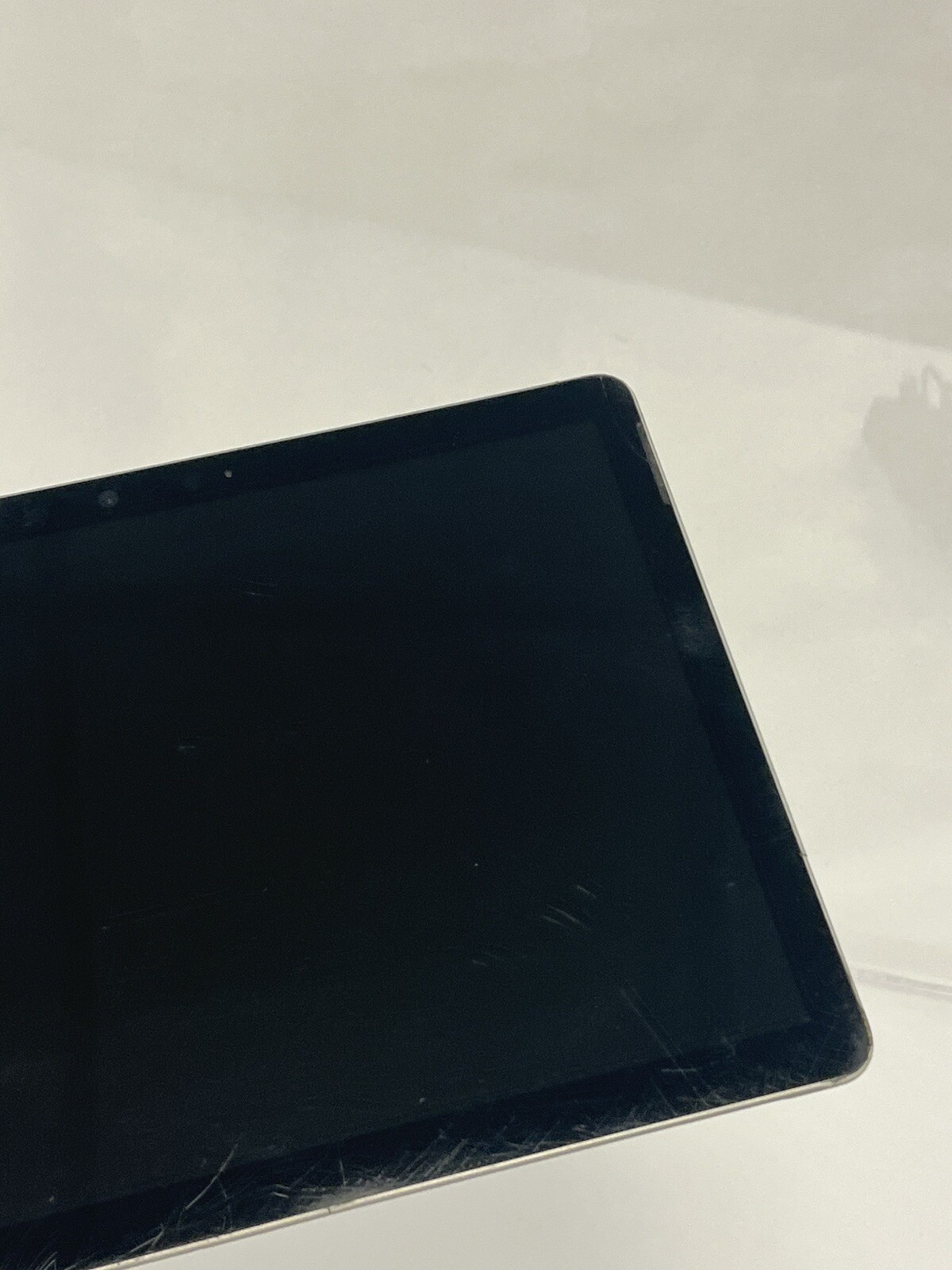 Microsoft 1926 Surface Go 2 10.5″ Pentium 4425Y @1.70Ghz 4GB Ram 64GB eMMc (5)