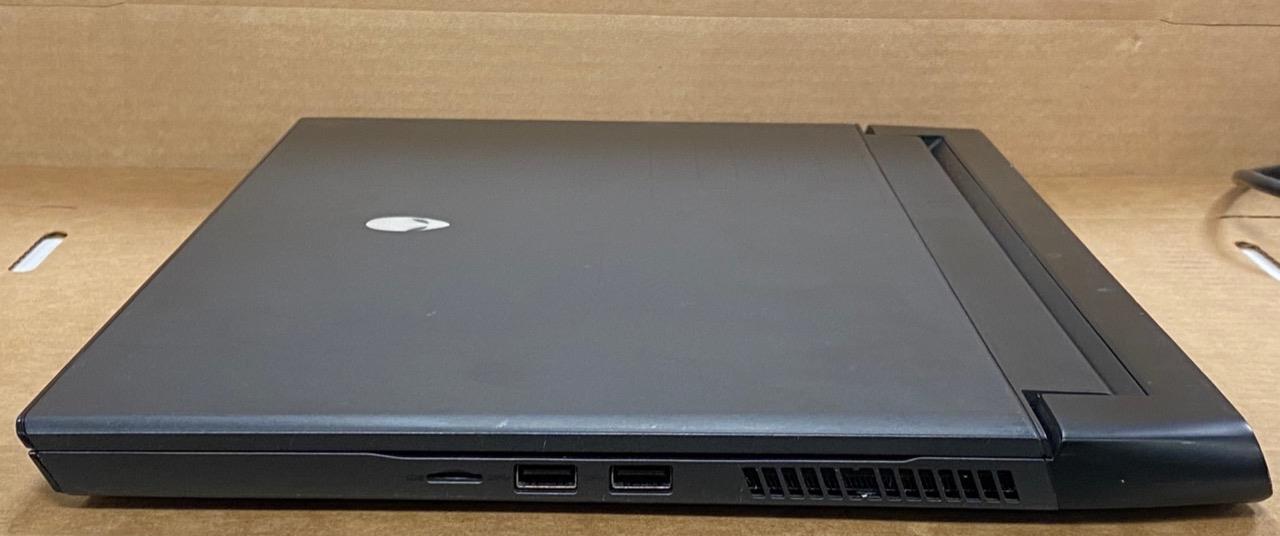 ALIENWARE M15 R3 INTEL i7 10TH GEN 2.60GHz 16GB RAM 460GB SSD GAMING LAPTOP-USED