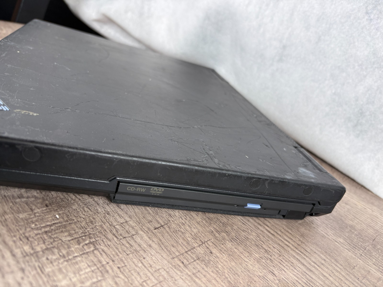 IBM Thinkpad T23 Laptop Pentium III 1ghz 16GB RAM 40GB HDD Windows XP Tested