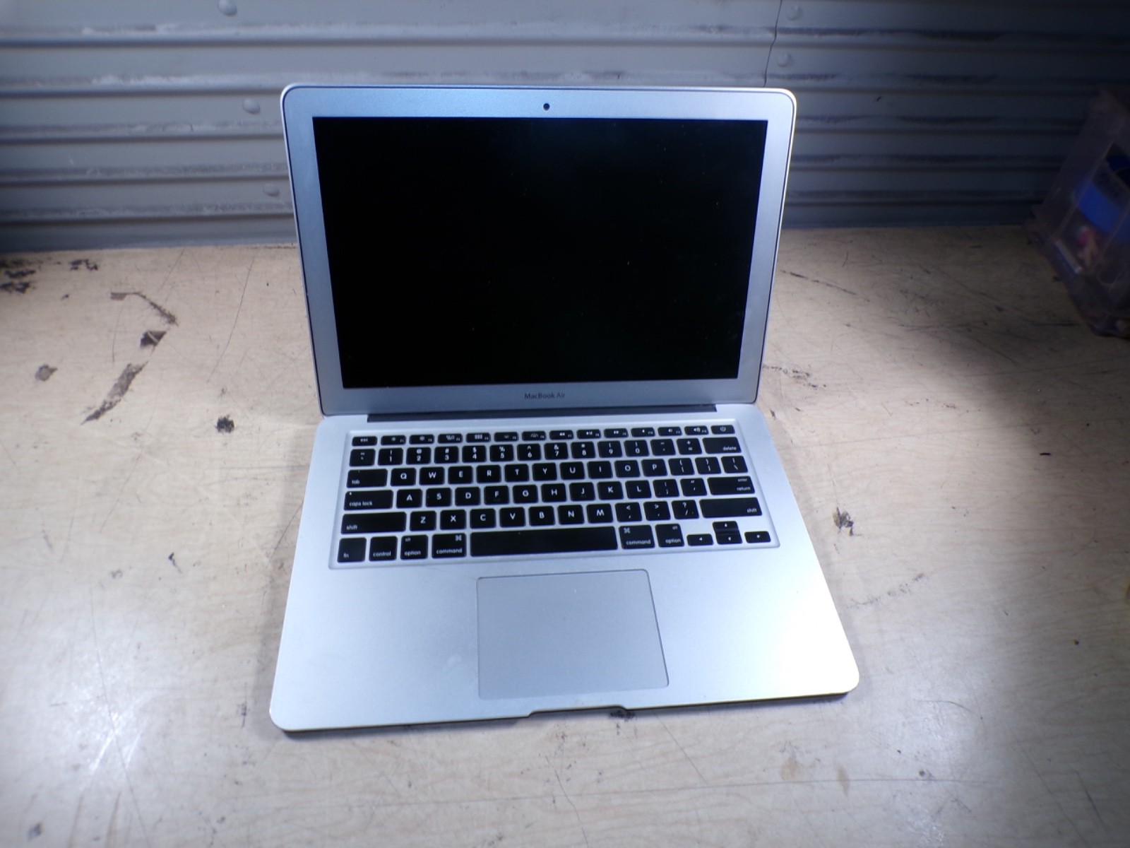 MACBOOK AIR “CORE I5” 1.3 13” (MID-2013) 1.3 GHZ CORE I5 (I5-4250U) 4GB RAM