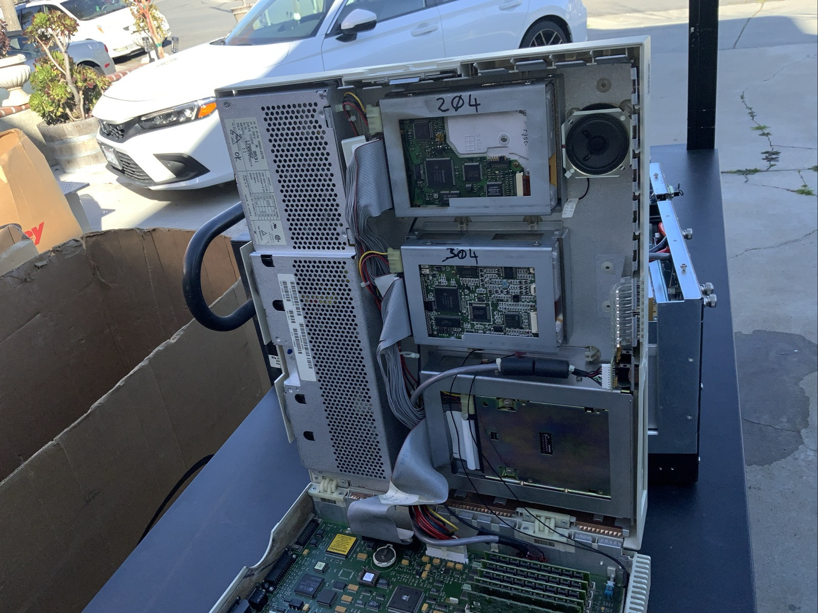 HP / HEWLETT PACKARD APOLLO MODEL 715 / 33 WORKSTATION, PROD# A2612A