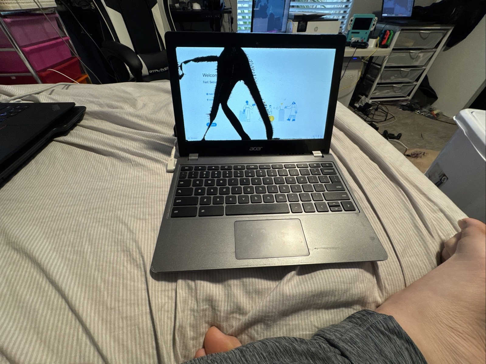 Acer C740 Smashed LCD(read desc.)