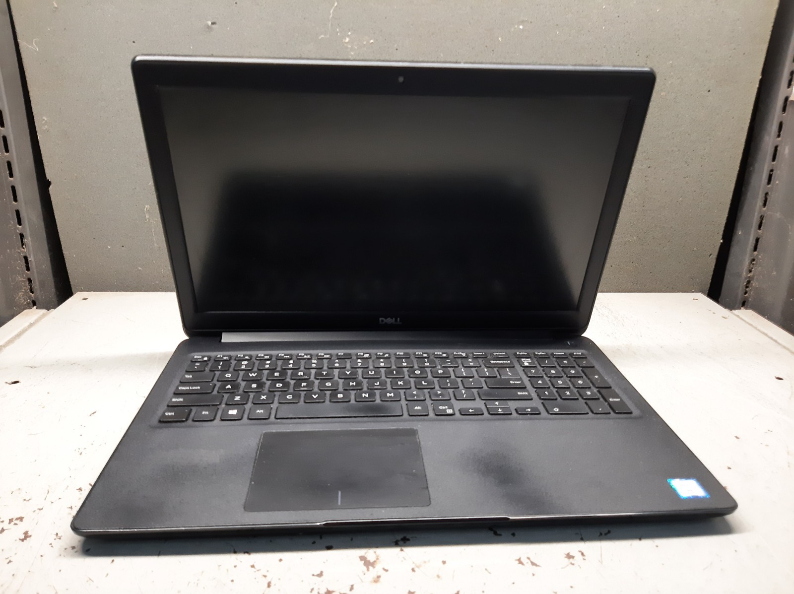 Dell Latitude 3500 15.6″ i7-8565u 8GB RAM No SSD No OS