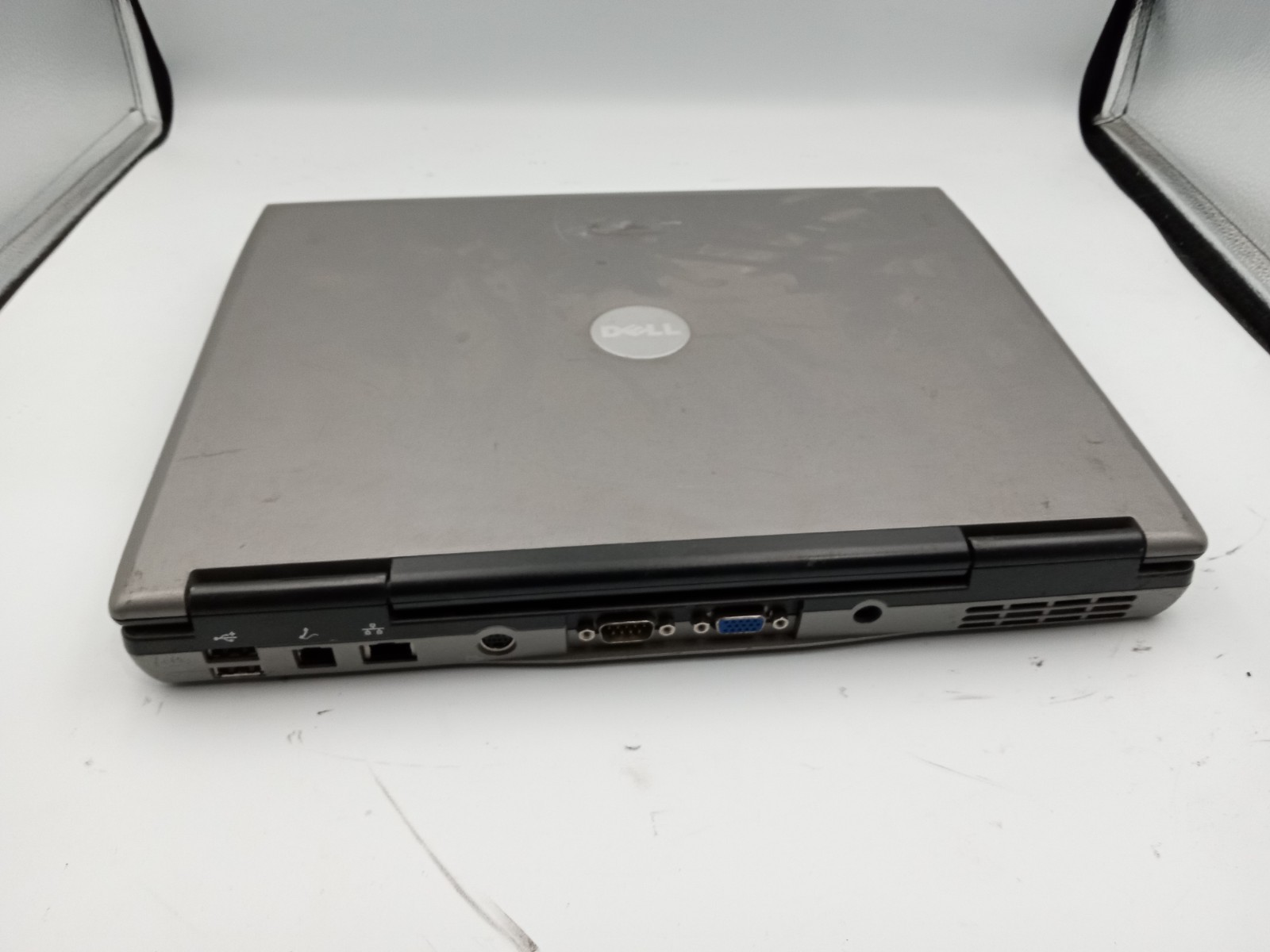 Dell Latitude D520 14″ Laptop Intel Core Duo 1.66GHz – BOOTS – BAD TOUCHPAD -RR