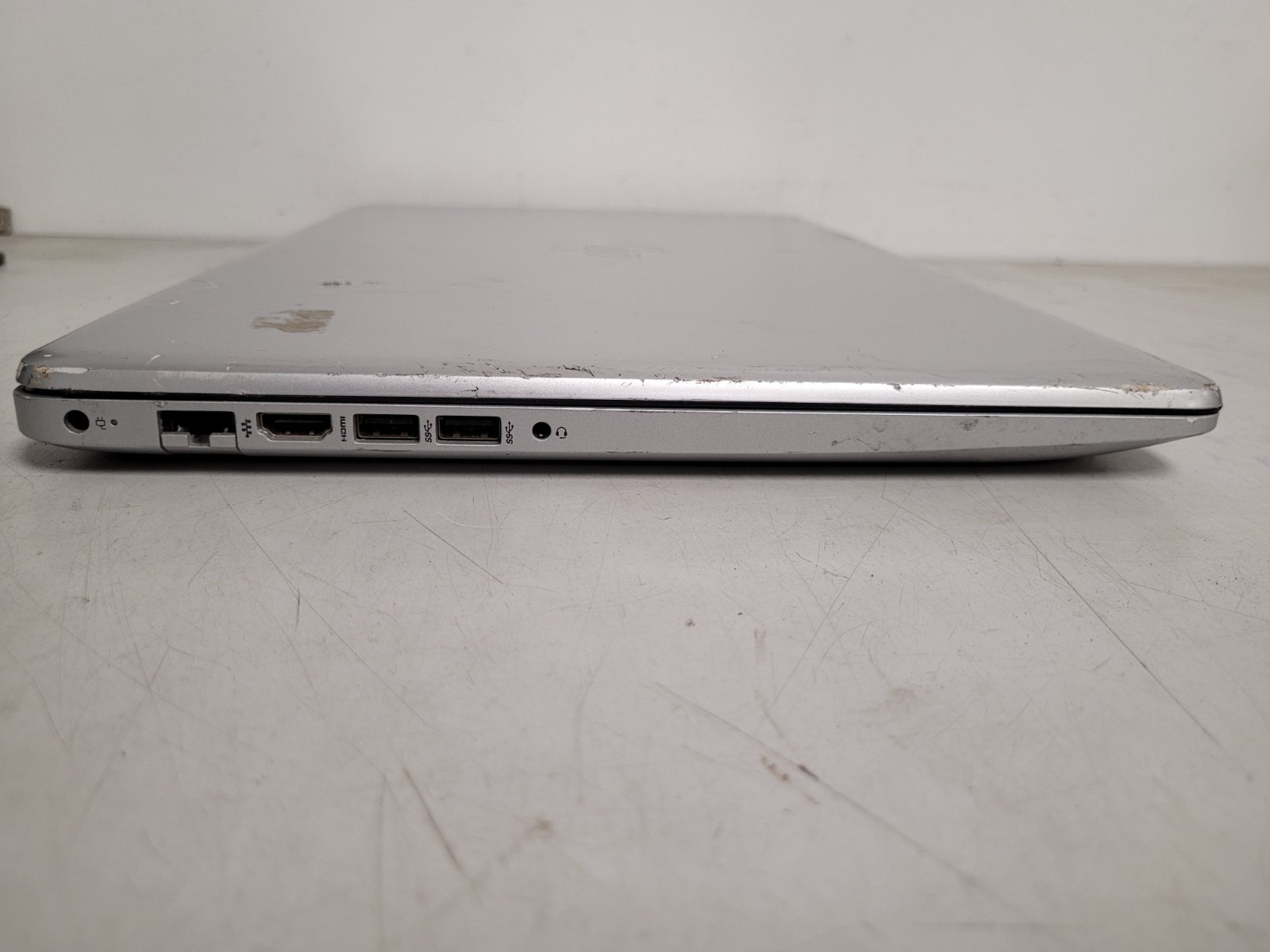 Hp pavilion 17 byxxx 17″ i3’8145u 2.10ghz 8gb ram 1tb hdd w11p READ 5CG9268P32
