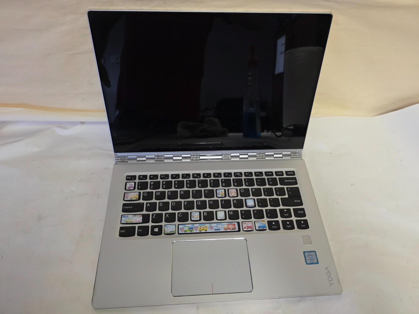 LENOVO YOGA 910 i7 7th, No Power, water damaged – No HDD, Good Screen