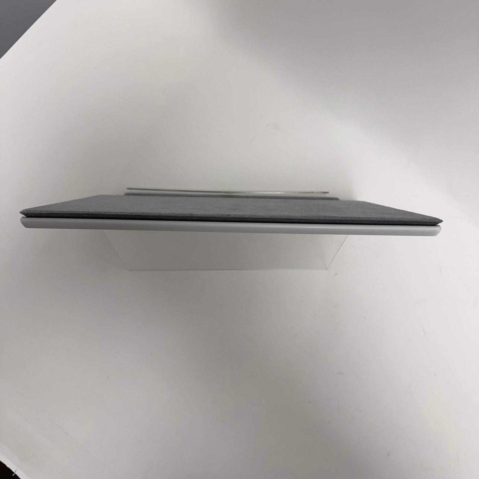 Broken Microsoft Surface Pro X 2010 13″ SQ1 3.0GHz 8GB RAM 128GB SSD LCD Spot