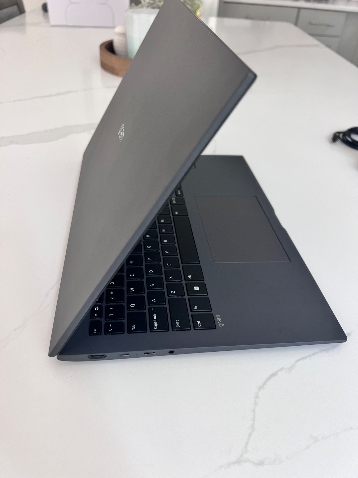 LG 15.6″ Gram Lightweight Notebook Core Ultra 7 155H 32GB Memory 512GB SSD