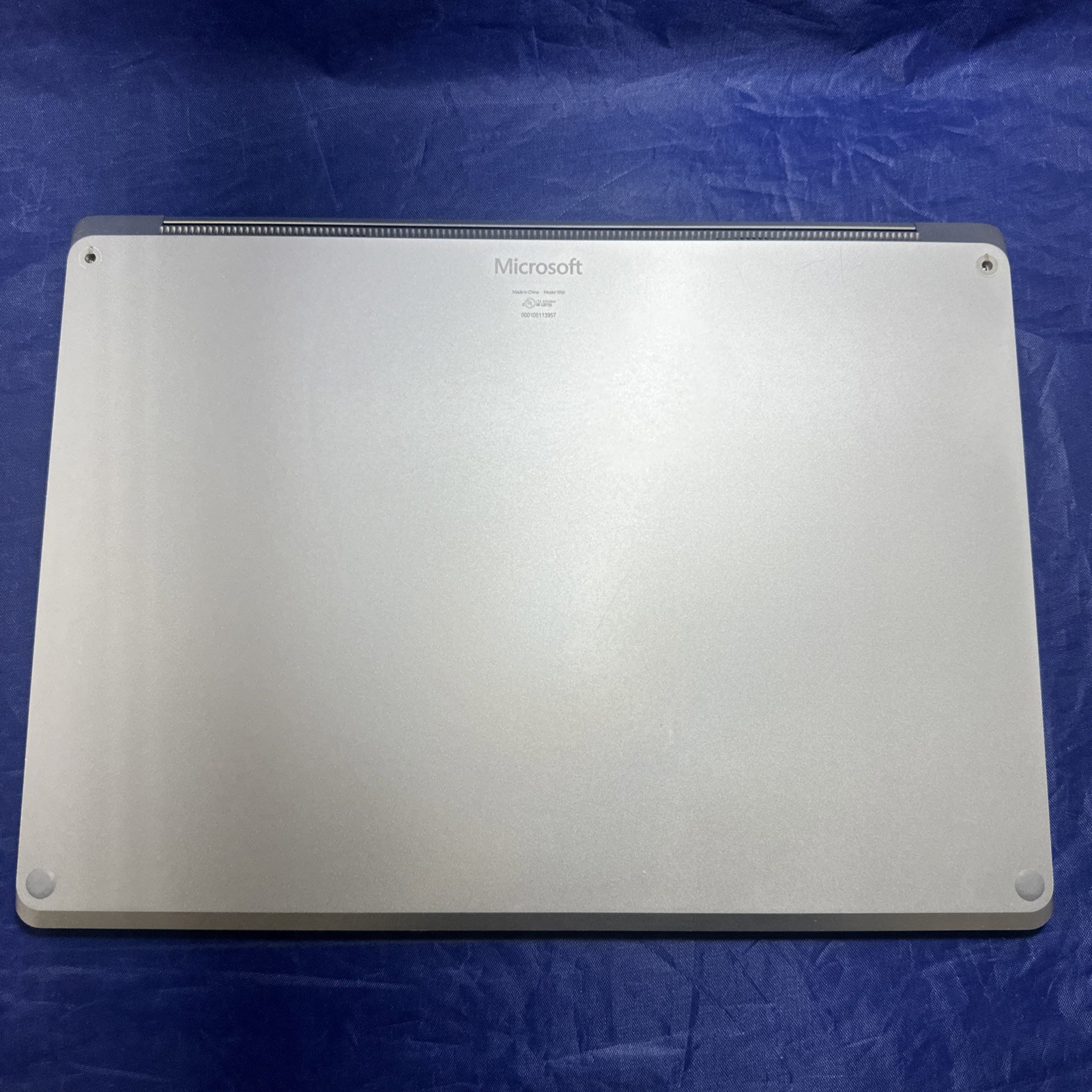 Microsoft Surface Laptop 4 13.5” 8GB 256GB (1950) i5-1145G7 @2.60 GHz Win 11
