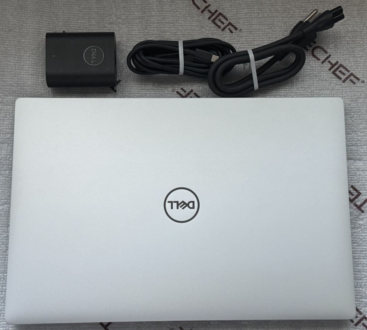 Dell XPS 14 9440 14.5″ 3.2K OLED Touch Laptop Ultra 7 155H 32GB RAM 1TB SSD