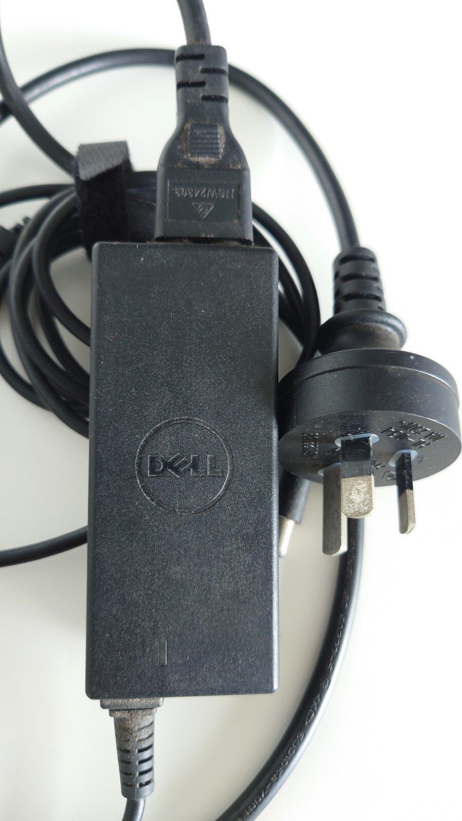 Laptop Dell P24T Inspiron 3180 11.6″ with Charger – Working