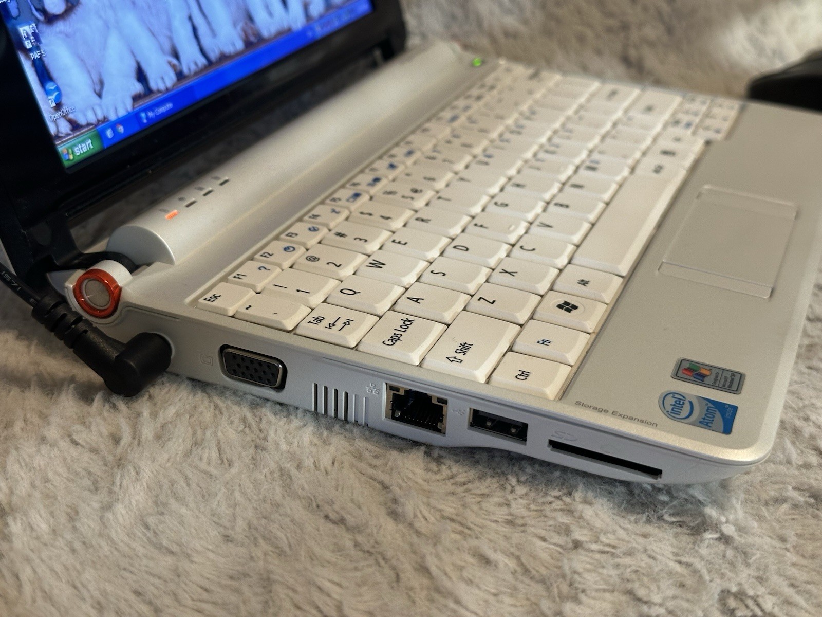 Acer Aspire One ZG5 Netbook 9” Intel Atom 1.6GHz 1GB Windows XP Bad Battery READ