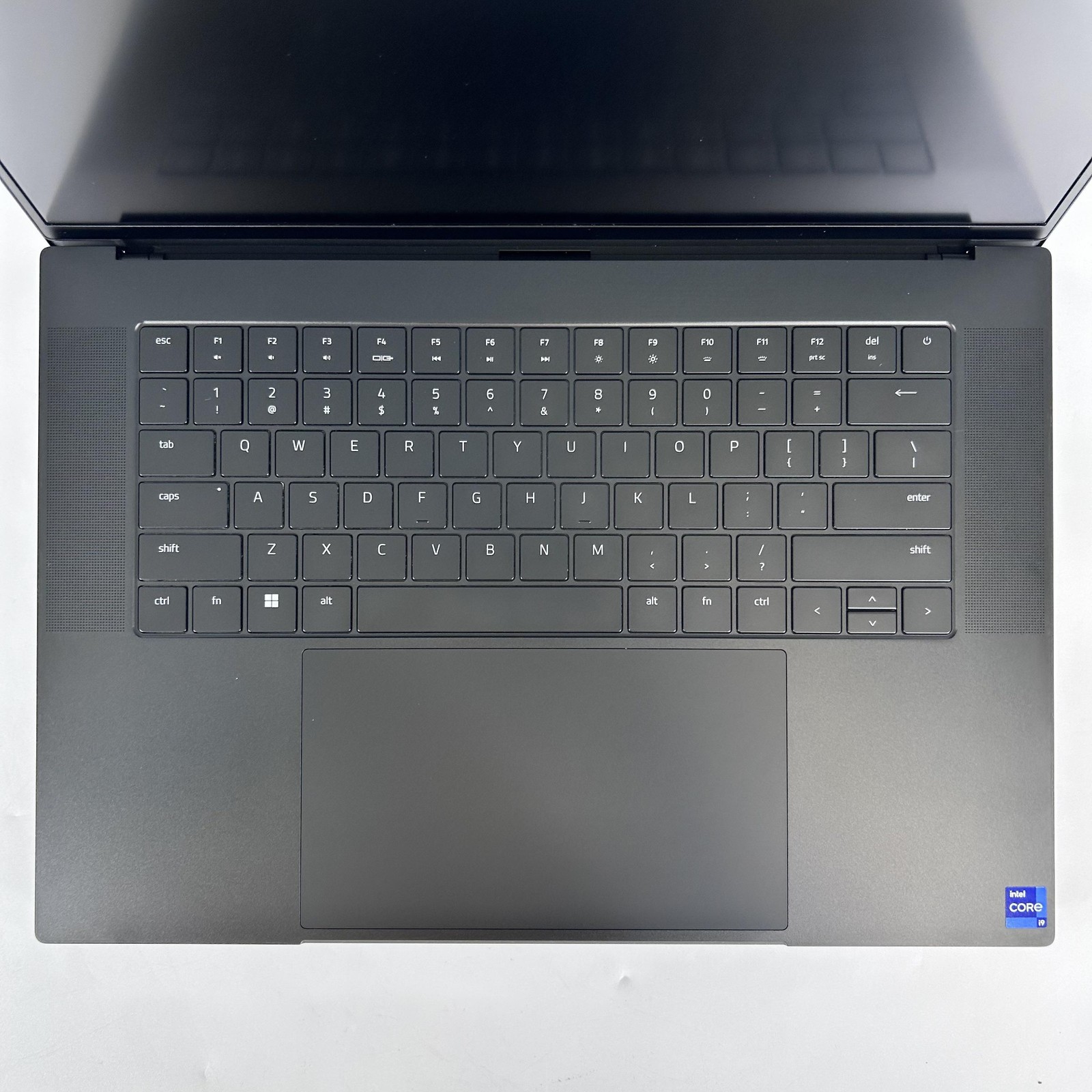 Razer Blade 16 120Hz UHD+ 2024 2.2GHz i9-14900HX 64GB 2TB/2TB RTX 4090 Very Good