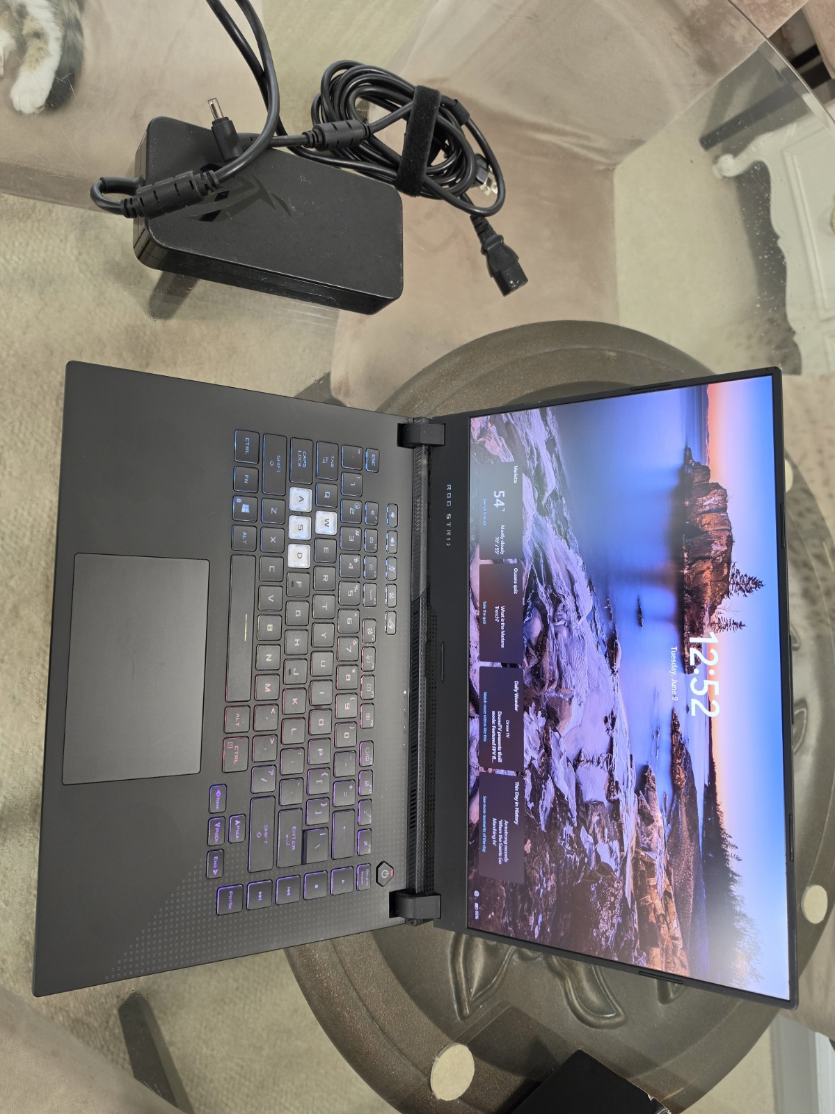 Asus ROG Strix G513QY 15.6″ Ryzen 9 5900HX 3.3GHz, 16GB RAM, 500 GB SSD, RX 6800