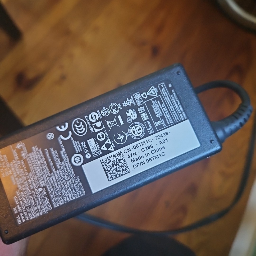 Dell Inspiron 3542 Core i3 1.9GHz 4GB RAM 15.6″ – Boots to Ubuntu 18