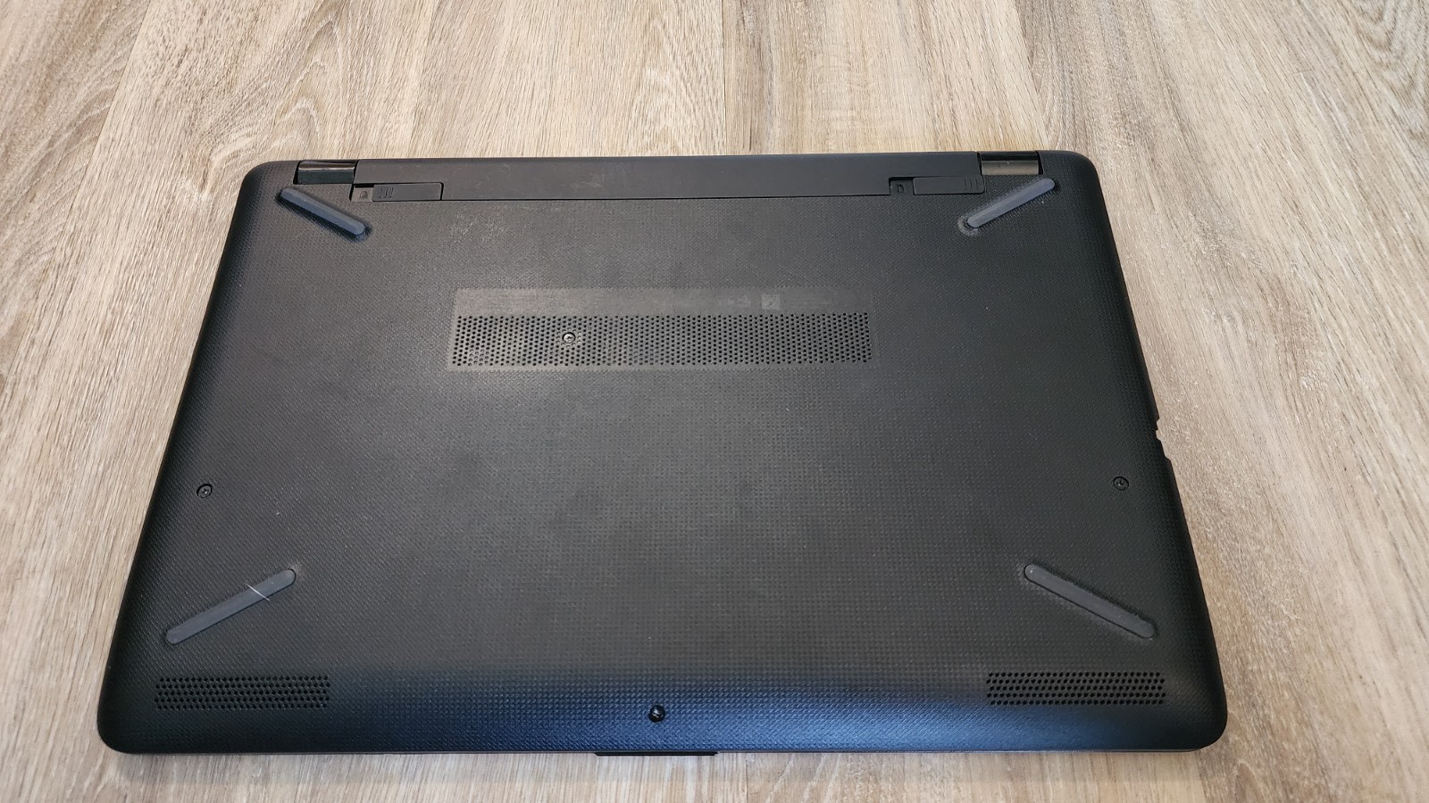 HP Pavilion 15-bs031wm, i3-7100U, 16gb RAM, 256gb SSD, Win 11, Power Adapter
