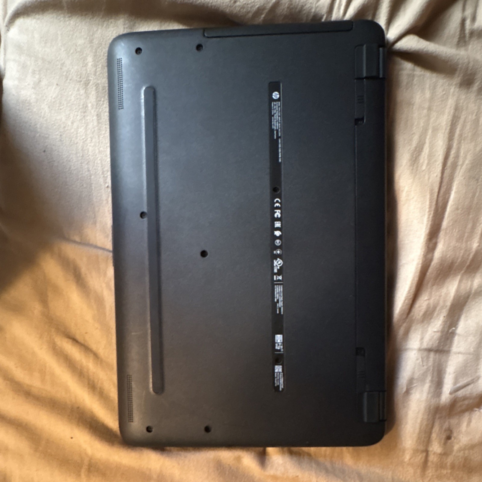 HP 15-af008au 15.6″ Laptop AMD A4 4GB 500GB HDD Win 10 Radeon R3 Silver