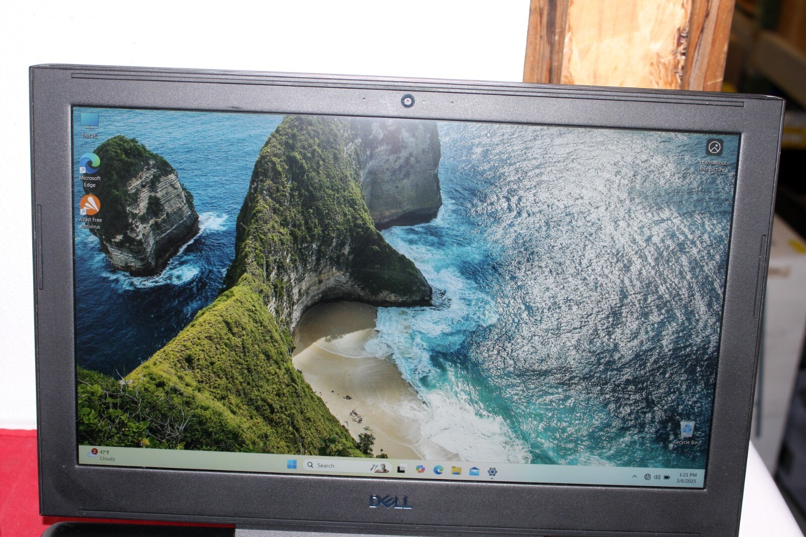 Dell G7 15 7588 2.2GHz Core i7-8750H 16GB RAM 128GB SDD 1TB HDD GTX 1060 W/Max Q