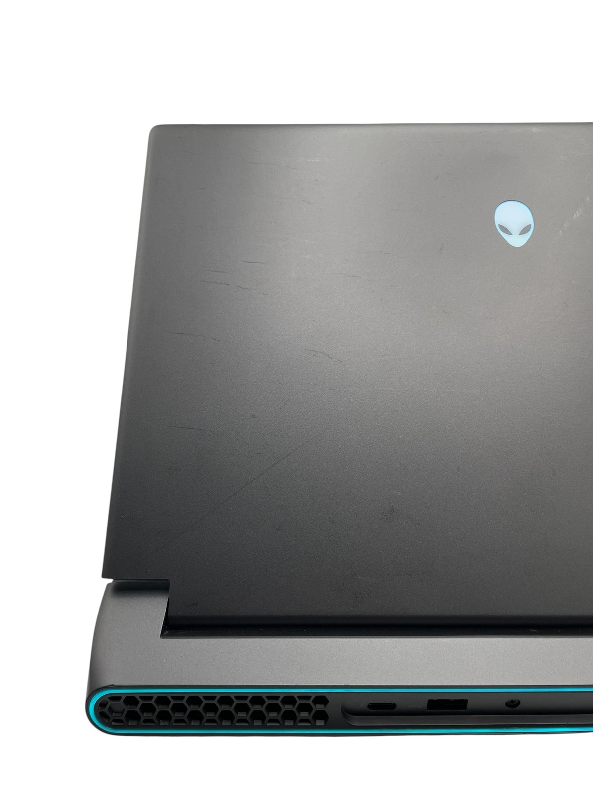 Alienware M15 R7 15″ – I7 2.3GHz – 32GB RAM- 4TB SSD – Grade D