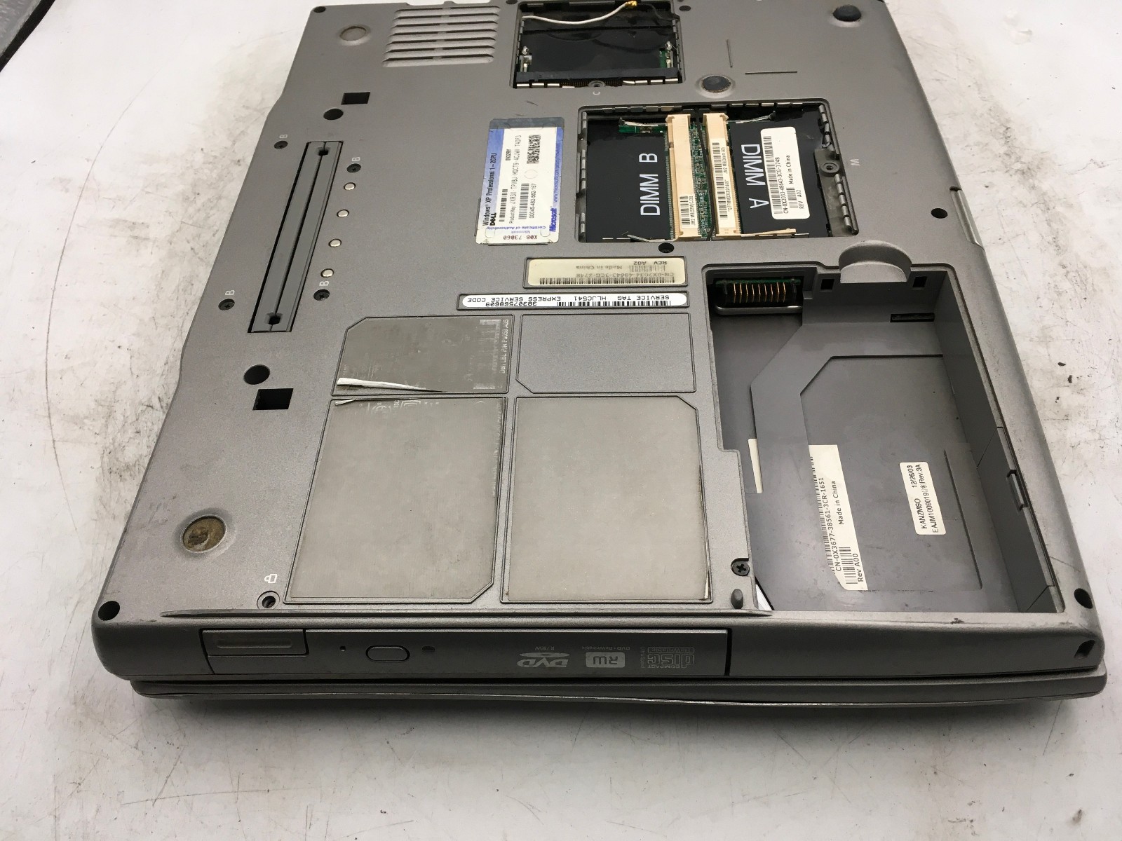DELL LATITUDE D600 – FOR PARTS/REPAIR – INTEL PENTIUM M – NO RAM – READ DESC -BB