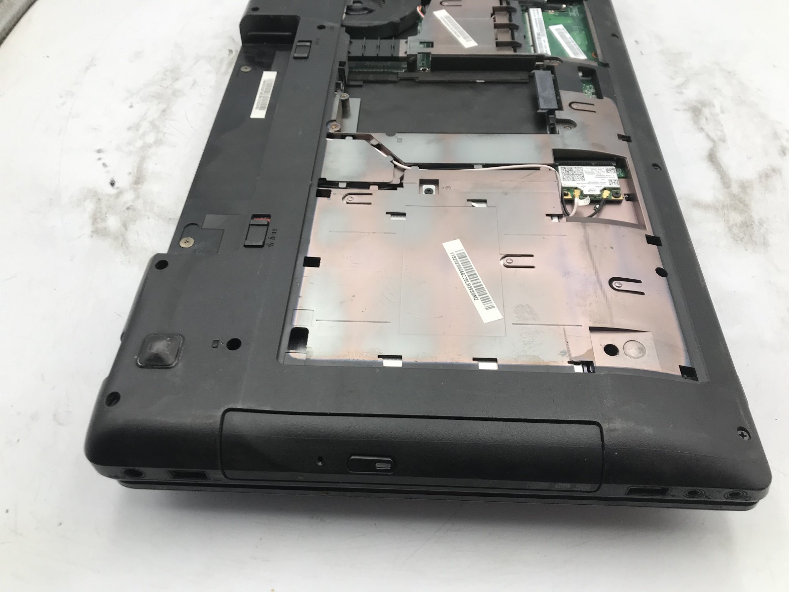 LENOVO IDEAPAD Z580 – FOR PARTS/REPAIR – INTEL I5 3210M – NO RAM – READ DESC -BB