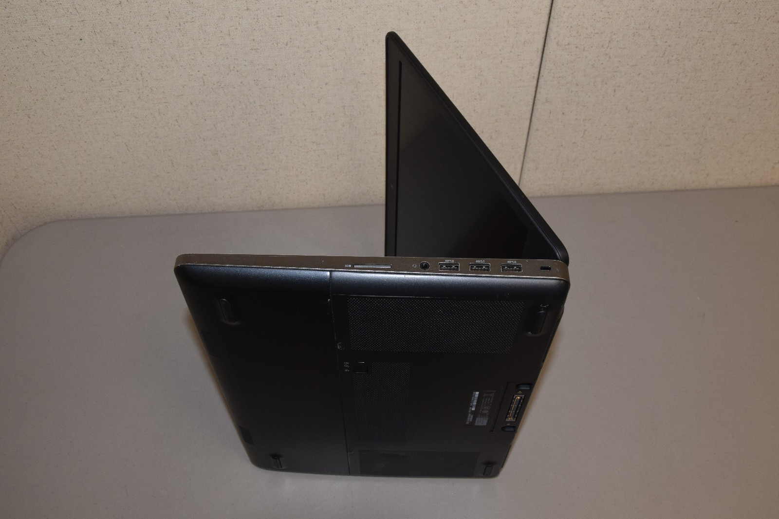 Dell Precision 7510 15.6″ Laptop i7-6820HQ 16GB 240GB NVIDIA Quadro M2000M 4GB