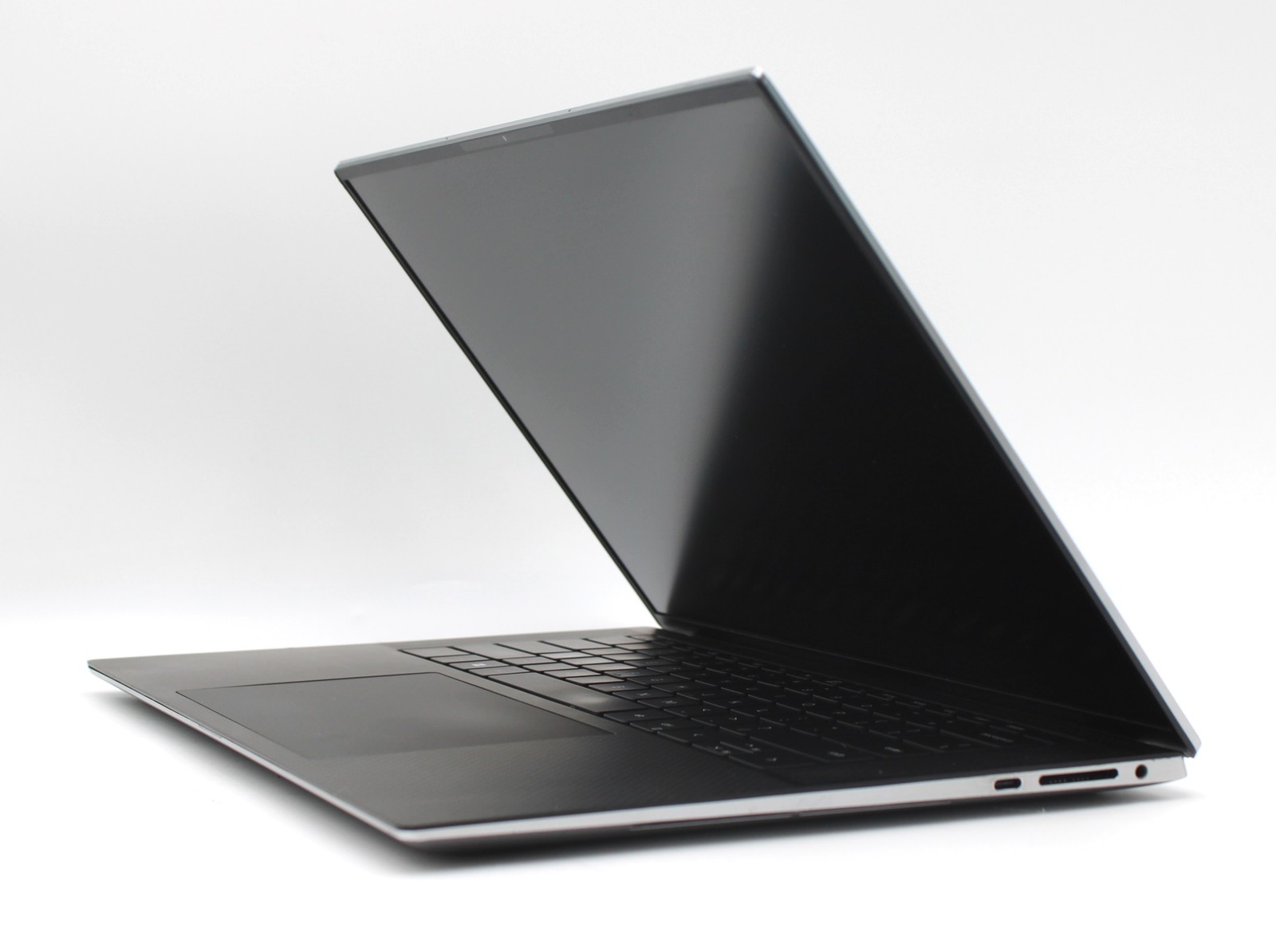 Dell Precision 5560 i7-11850H FHD 16GB 512GB WIN11PRO – Cosmetic